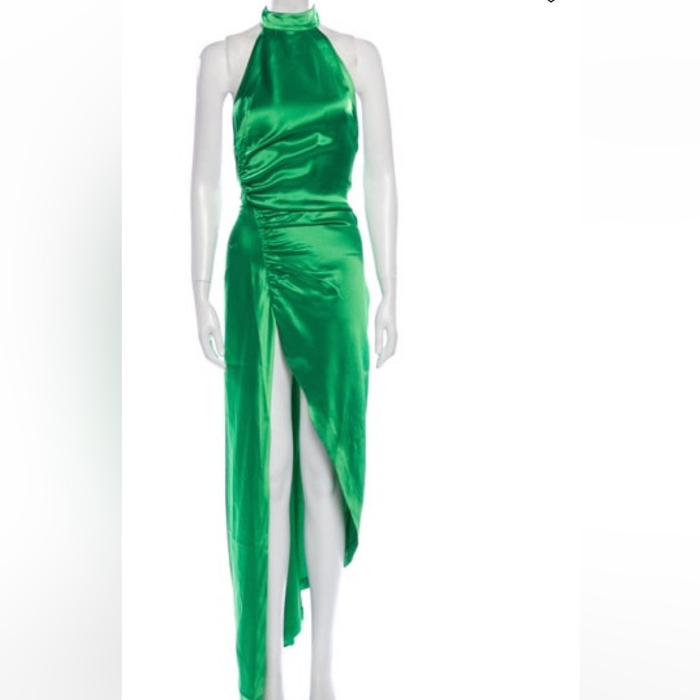 NWT stunning halter, retrofit d gown extra small, but fits like a small